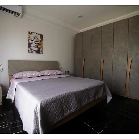Le Dame Apartmán